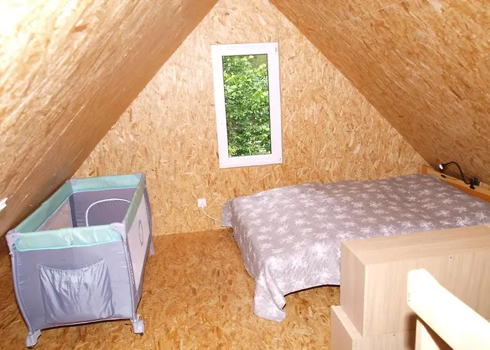 Alojamento de Turismo Selvagem Dom Letniskowy Jantar